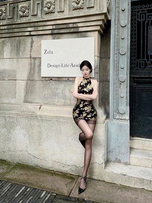 刚舔一下她就呻吟起来医生