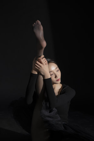 如何在被子里无声自W