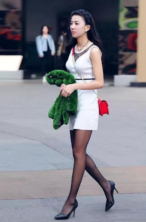 又亲又摸又爽的免费视频